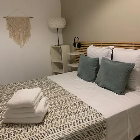 Maison Cosy Et Jardin Verdoyant *